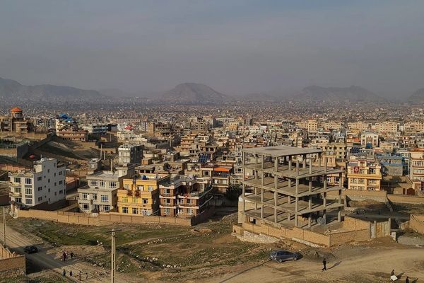 طالبان در ادامه فشارها بر هزارهها شهرک امید سبز را «امارتی» اعلام کرد