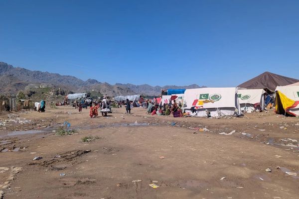 پاکستان کې د افغان کډوالو د نيولو او له کړاوه ډک بيرته ستنېدو بهير