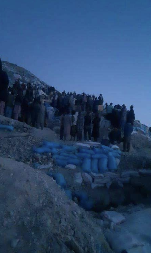 ثلاثة عمال منجم عالقون تحت الأنقاض في شكي بولاية بدخشان