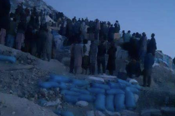 ثلاثة عمال منجم عالقون تحت الأنقاض في شكي بولاية بدخشان