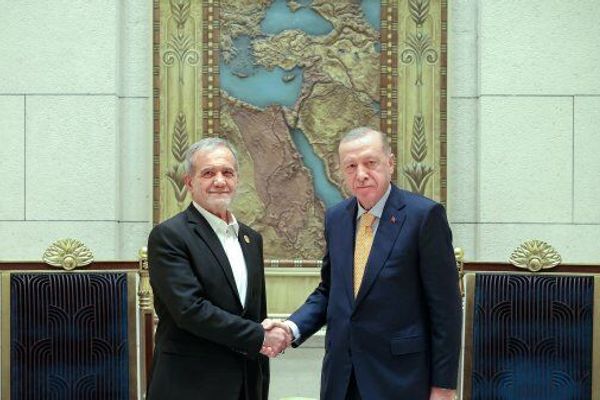 اردوغان د ایران ولسمشر ته؛ په مذاکراتو کې د خنډ رامنځتهکوونکو پر وړاندې باید هوښیار واوسو