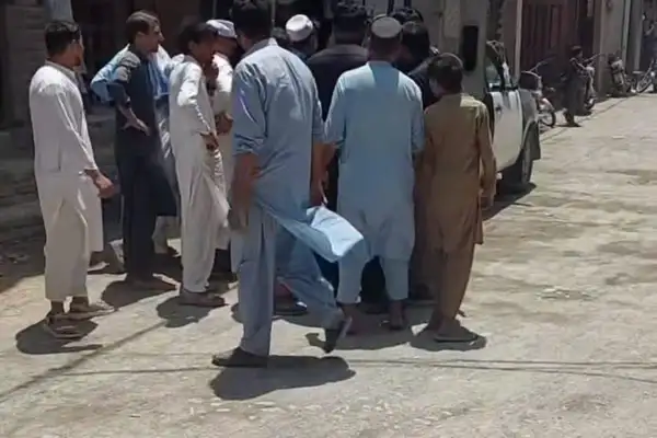 د افغان کډوالو اېستل؛ په صوابۍ کې ۳۸ افغان کډوال تر نیولو وروسته افغانستان ته اېستل شوي
