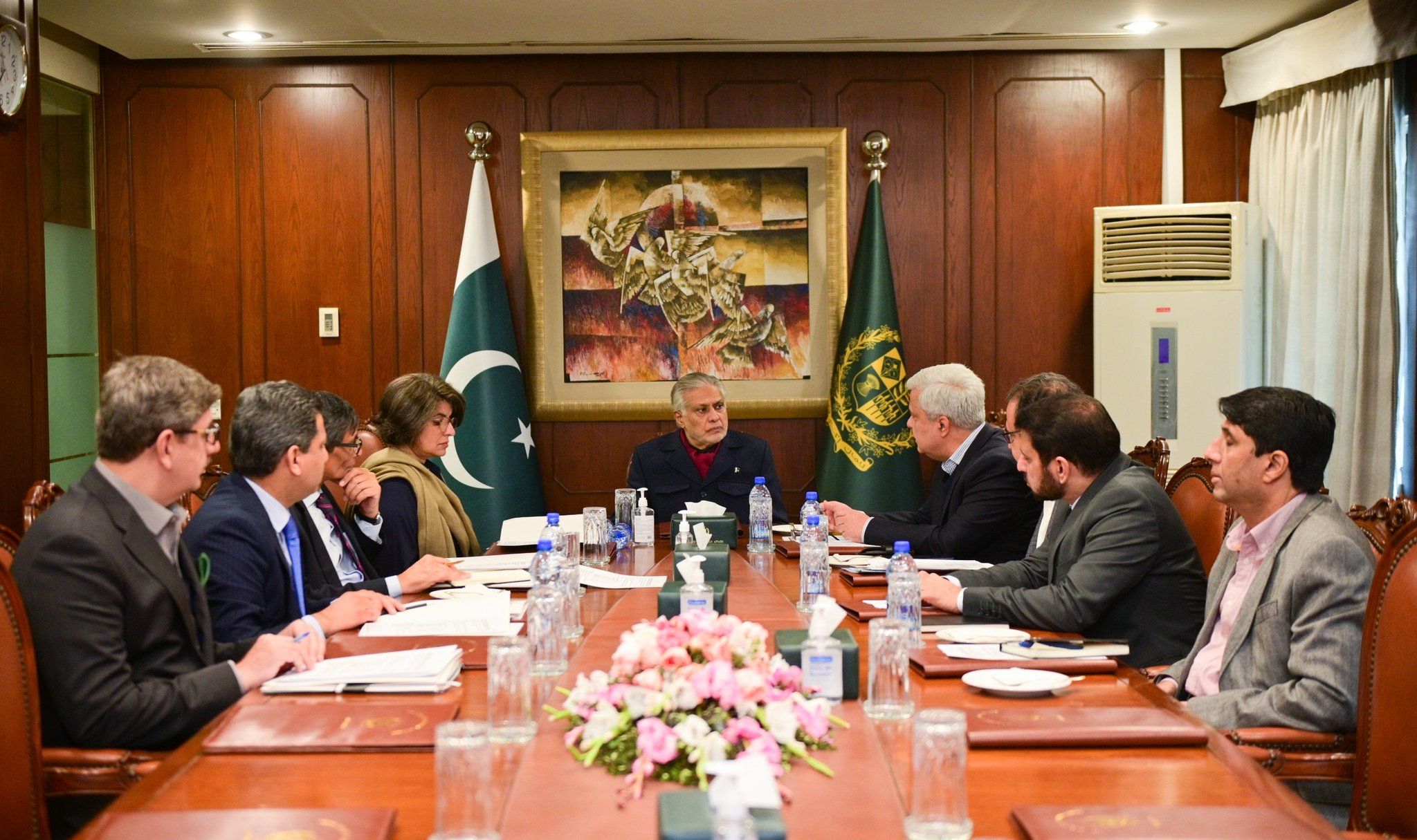 د پاکستان بهرنیو او کورنیو چارو وزارتونو درېیم هېواد ته د افغان کډوالو پر لیږد ناسته کړې 