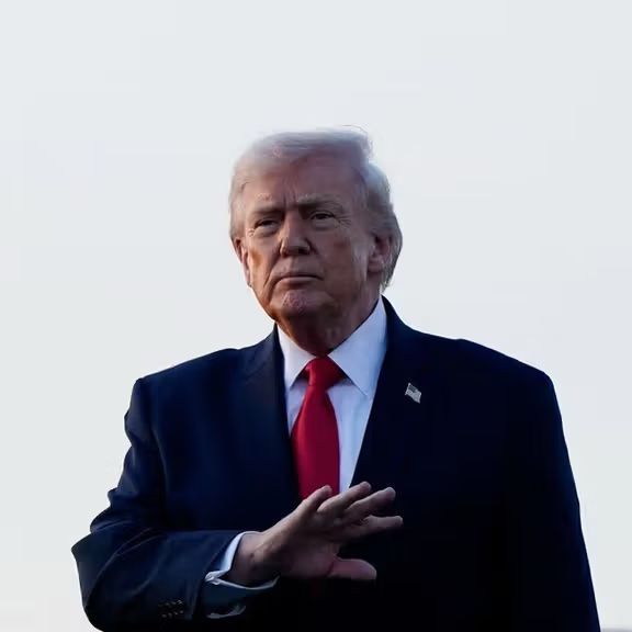 ډونالډ ټرمپ: له ایران سره د جګړې یا هوکړې په اړه وروستۍ پرېکړه به زه وکړم