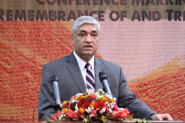 پخوانی لوی څارنوال: واکمنه ډله د تعصب لهمخې هڅه کوي ژبې او تمدني ویاړونه لهمنځه یو سي