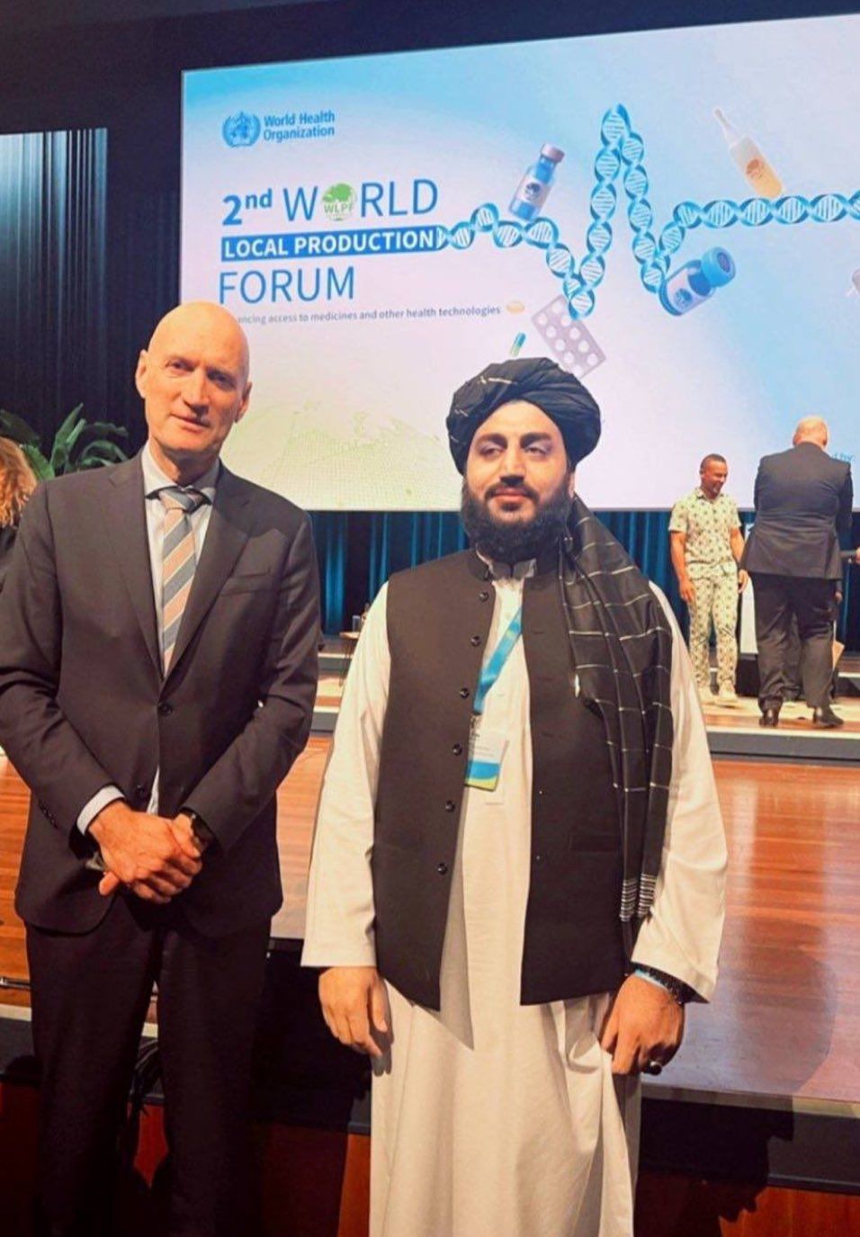 وزیر صحت هالند: نمی‌دانستم کسی که پهلویم ایستاده نماینده طالبان است