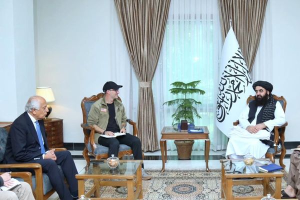 چهره نزدیک به متقی: میان طالبان و امریکا مانعی وجود ندارد که راهحل نداشته باشد