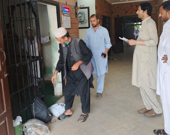 د جبري ستنولو دوام؛ د خیبر بښتونخوا په چارسده کې تر ۱۵۰ ډېر افغان کډوال نیول شوي دي