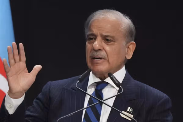 شهباز شریف: پاکستان د دیوالیه کېدو له ګواښ څخه ژغورل شوی دی