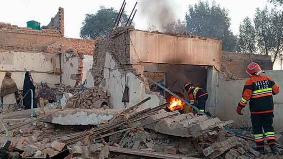 په ملتان کې د ګازو د ټانکر د چاودنې پېښې د مړو شمېر لسو کسانو ته ورسېد