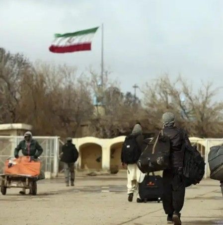 مقام ایرانی: اخراج افغان‌های فاقد مدرک همچنان ادامه دارد