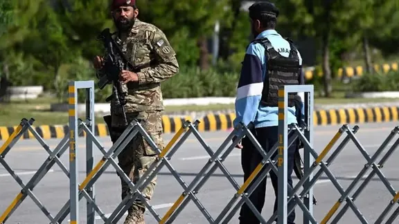 اسوشېټېډ پرېس: د امریکا او ایران د مذاکراتو له امله د اسلام‌اباد سړکونه خالي شوي