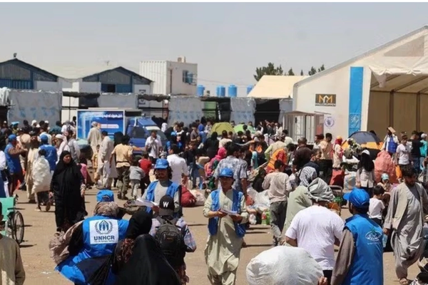 UN Suspends Cash Aid For Afghan Returnees Over Taliban Ban On Female Staff