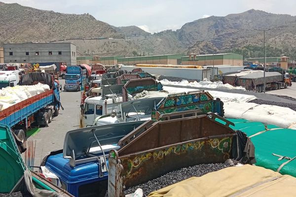 د سوداګرۍ خونه: پر افغان ټرانزیټي توکو لګول شوی یو سلنه محصول باید زر لغوه شي