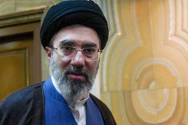 مجتبی خامنهیي ګواښونو ته د سملاسي ځواب ورکولو امر وکړ