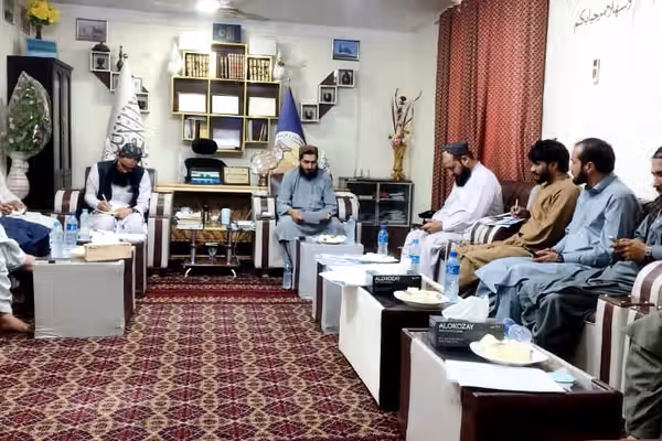 طالبانو له رسنیو غوښتي چې د دغې ډلې په ګټه تبلیغات وکړي