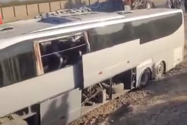 دستکم پنج نفر در حادثه ترافیکی در قندهار جان باختند