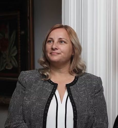 سارا اډمز: په افغانستان کې ۲۳ زره بهرني جنګیالي نه، بلکې له ۱۵۰ زرو ډیر جګړه مار حضور لري 