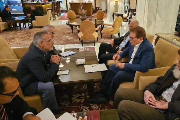 در آستانه نشست مسکو؛ نمایندگان پاکستان و ایران درباره افغانستان گفتوگو کردند