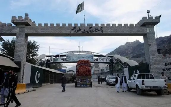 د تورخم تړلې دروازه؛ ورځني مزدوران او د لاس ګاډو چلوونکي له سختو اقتصادي ستونزو سره مخ دي