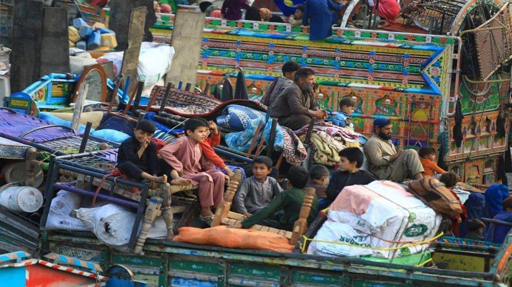 تېره ورځ له پاکستان او ایران نه نږدې ۴زره افغان کډوال افغانستان ته ستانه شوي