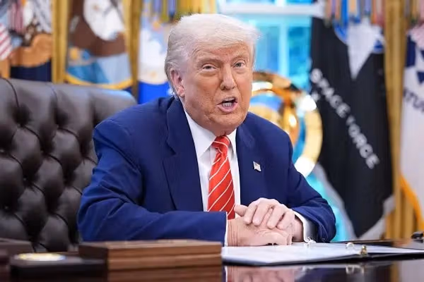 ټرمپ: له هند سره مو هوکړه کړې چې د ایران د تیلو پر ځای به د وینزویلا تیل وپېري