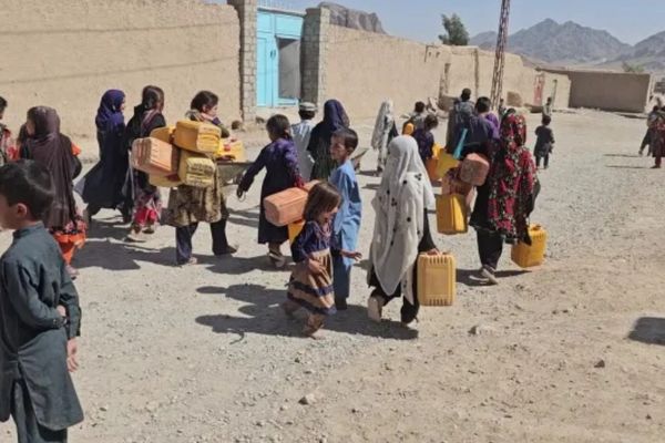 صلیب سرخ: نیمی از جمعیت افغانستان به کمکهای موسسات خارجی نیاز دارند