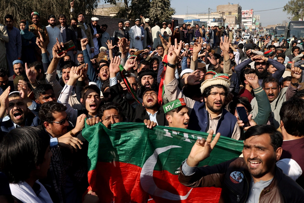 په پاکستان کې د ډیموکراسۍ وروستۍ سلګۍ