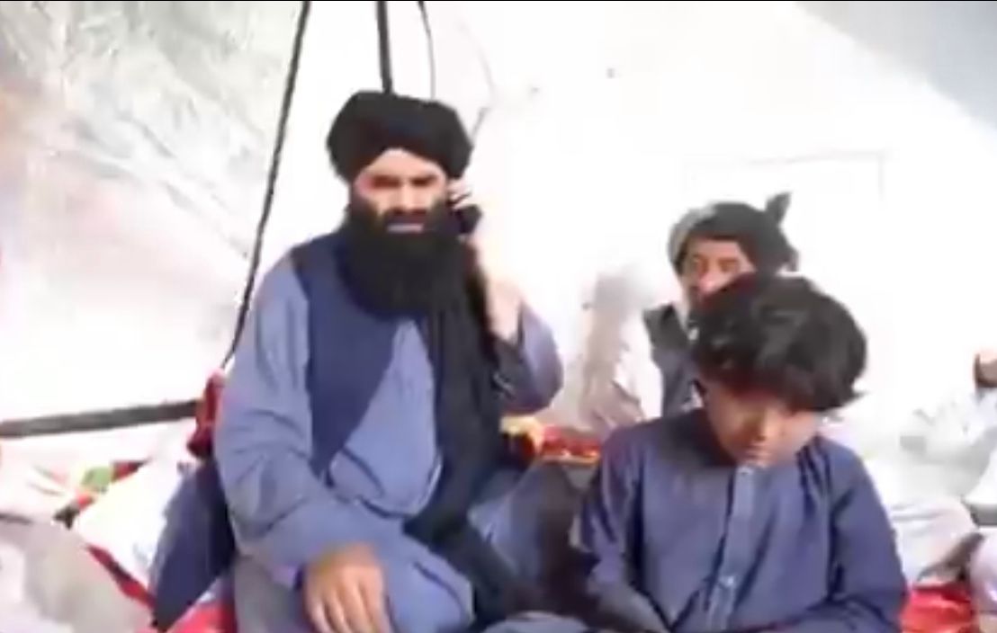 حقاني هبت‌الله ته په ټلیفوني اړیکه کې: نغدي مرستې لا هم نه دي رسېدلي