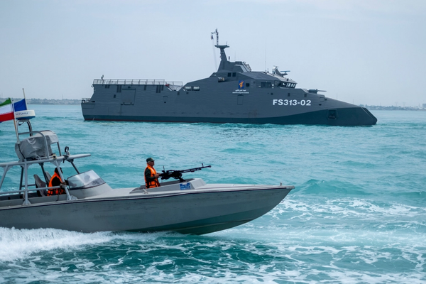 اکسیوس: سپاه پاسداران په هُرمز تنګي کې نور ماینونه ځای پر ځای کړي دي