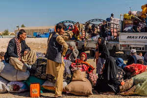 طالبان میگوید پولیس پاکستان بیش از ۱۰ هزار مهاجر افغان را بازداشت کرده است