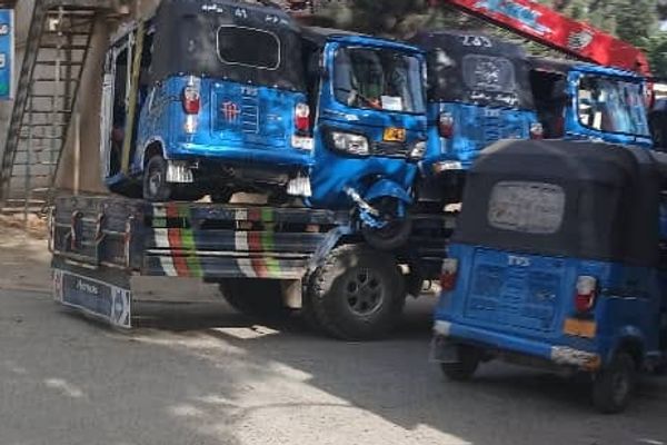 منابع: طالبان با توقیف ریکشاها در تخار از رانندگان باج میگیرد