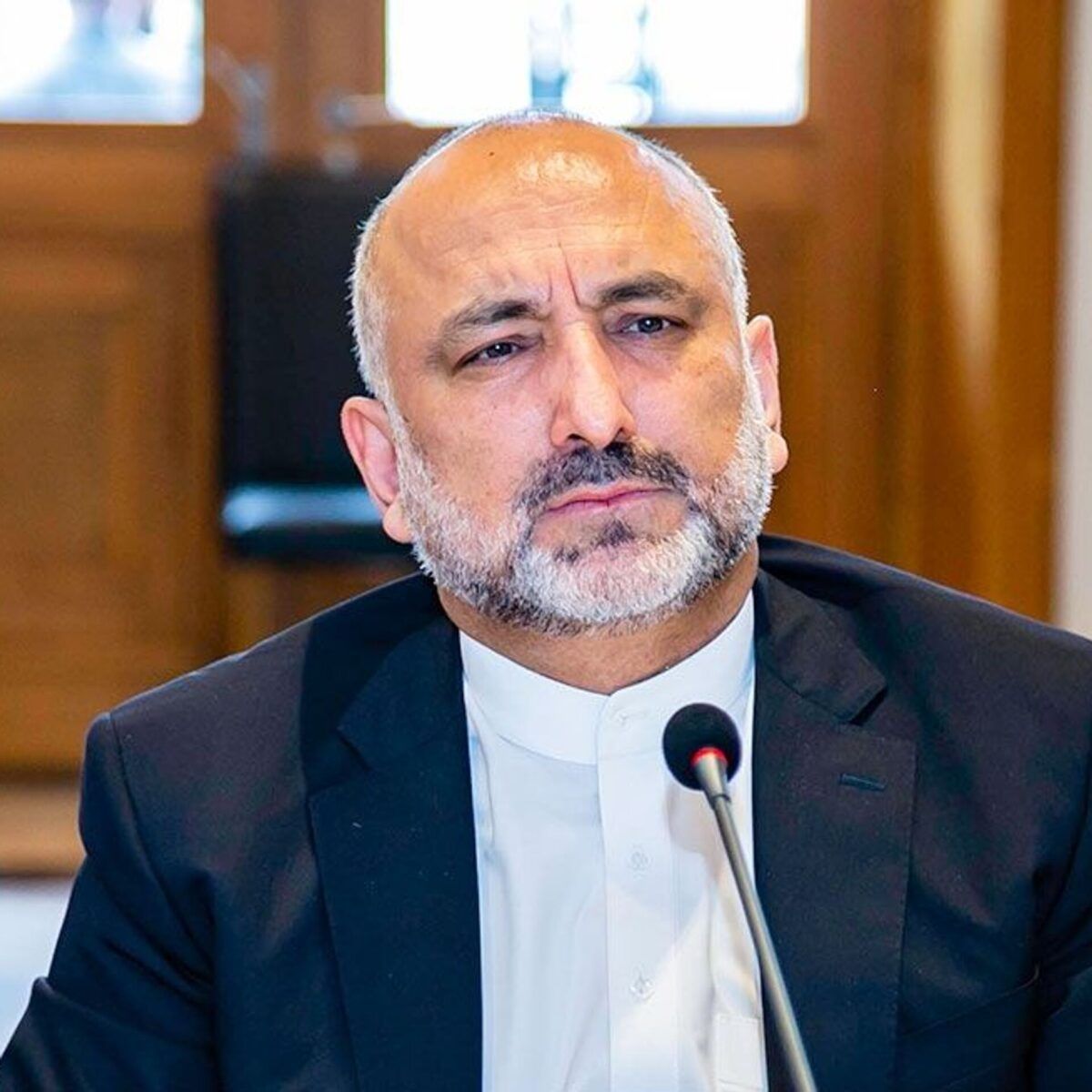 محمد حنیف اتمر: د افغانستان ثبات د ملي یووالي او خبرو اترو له لارې تضمینېدای شي