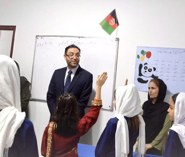 مکتب سید جمال‌الدین افغان در هند به دلیل عدم همکاری طالبان تعطیل می‌شود