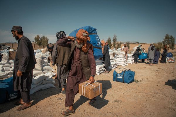 سازمان بینالمللی مهاجرت به بیش از ۲۳۰۰ خانواده سیلزده کمک اضطراری توزیع کرد