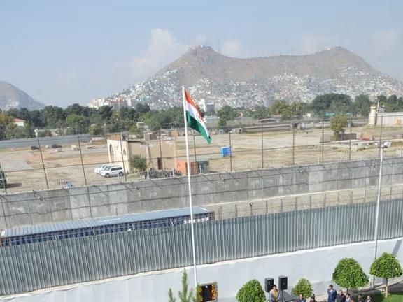 هند له شاوخوا څلور کلن ځنډ وروسته افغانانو ته د ویزې ورکول بیا پیل کړل