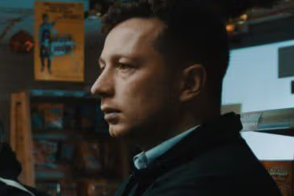 فرنسا تلاحق ناشطاً يمينياً متطرفاً بتهم تحريضية تتعلق بالكراهية ضد الأفغان