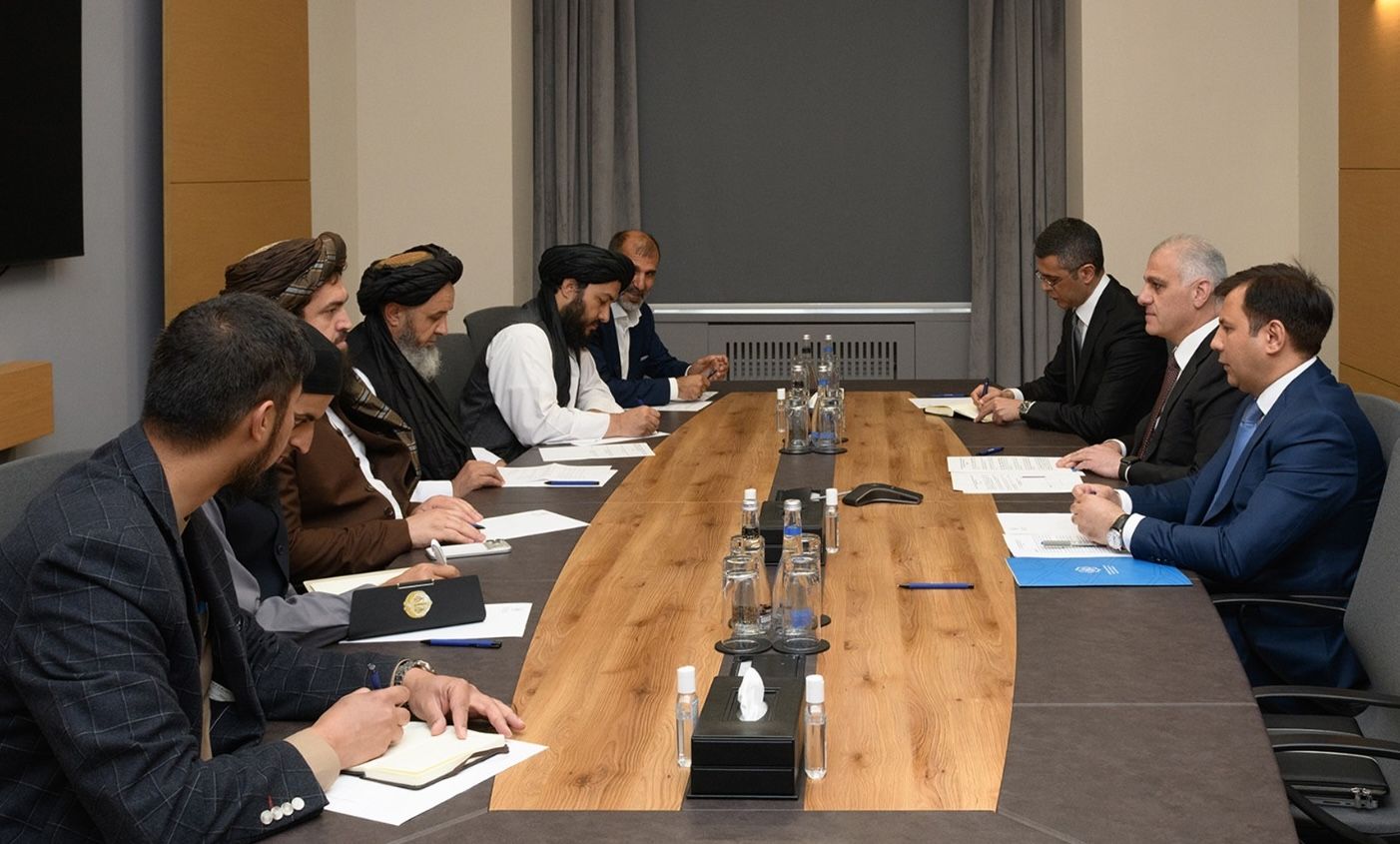 طالبانو د اذربایجان چارواکو سره د ټرانزیټ او ترانسپورتي اړیکو پر پراختیا خبرې کړې