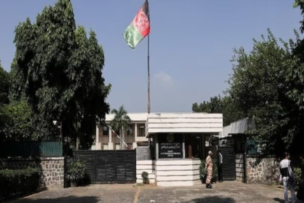 هند:په ډیلي کې د افغانستان سفارت خپلو چارو ته دوام ورکوي او سفیر له ډېرې مودې غیر حاضر دی 