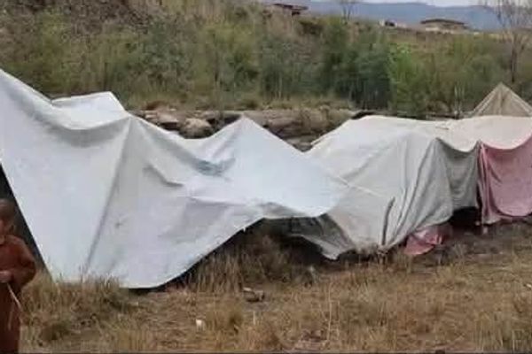 طالبان میگوید به دلیل حملات پاکستان بیش از ۹ هزار خانواده در کنر بیجا شدهاند