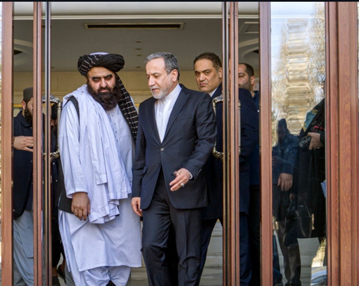 رفتن حکومت ملاهای ایران طالبان را نگران خواهد کرد؟