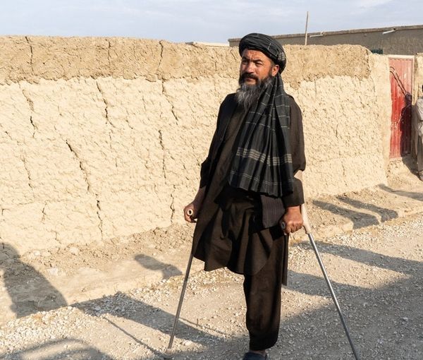 صلیب سرخ: افراد دارای معلولیت بیشترین آسیب را از فقر و بی‌کاری در افغانستان می‌بینند