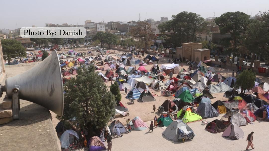 په هرات کې له وېرې خلک د کورونو پر ځای په بېدیا شپې سبا کوي