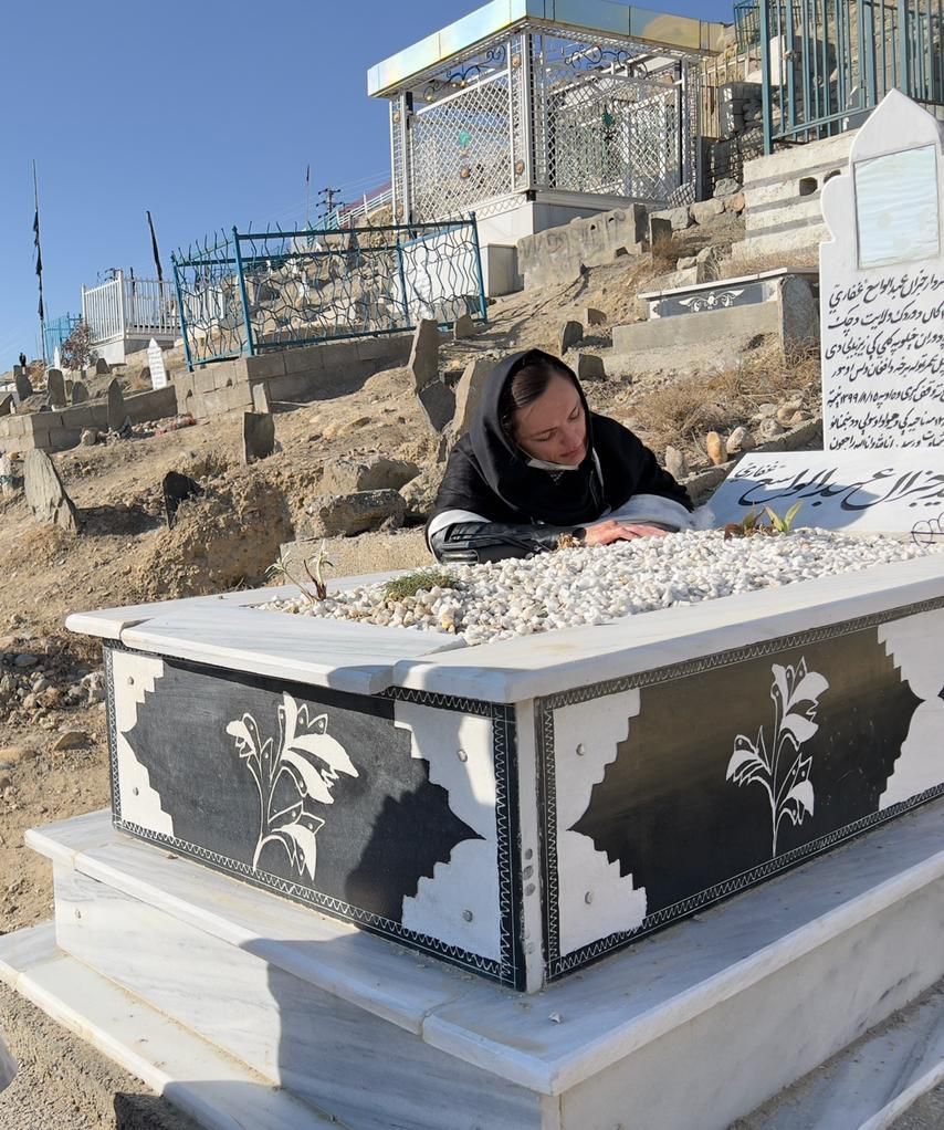 "در سایه ارزش‌های اسلامی فعالیت می‌کنم"؛ ظریفه غفاری، شهردار سابق میدان‌وردک به کابل برگشت