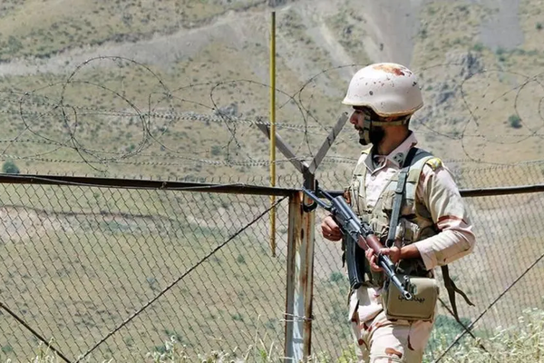 Iranian Border Guards Shoot At Afghan Migrants Again, Reports Halvash