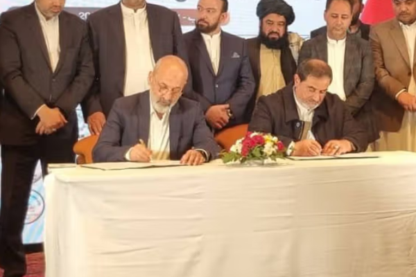 طالبان وإيران توقعان مذكرة تفاهم للتعاون بين الغرف التجارية