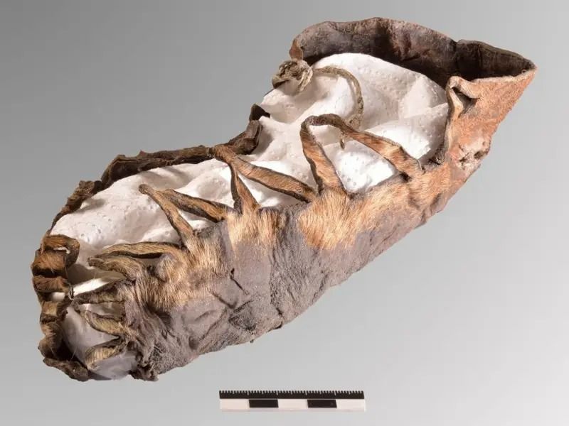 په جرمني کې د ماشوم دوه زره کاله پخوانی بوټ موندل شوی