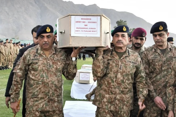 مجموعة الأزمات الدولية: باكستان الأكثر تضرراً من عودة طالبان إلى السلطة