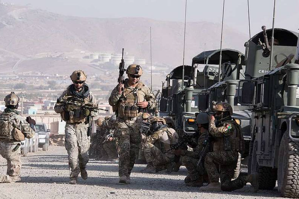 د افغان ځانګړو ځواکونو پخواني جنرال په افغانستان کې د جګړې لپاره له ټرمپ نه مرسته غوښتې