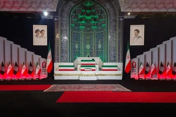 سپاه پاسداران: د خامنهیي د جنازې مراسمو پرمهال هر ډول تېروتنه به له پیاوړي ځواب سره مخ شي